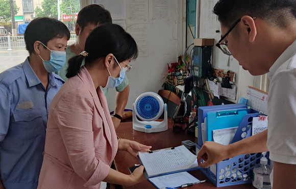 公司組織開展疫情防控安全檢查，全力筑牢戰(zhàn)“疫”防線